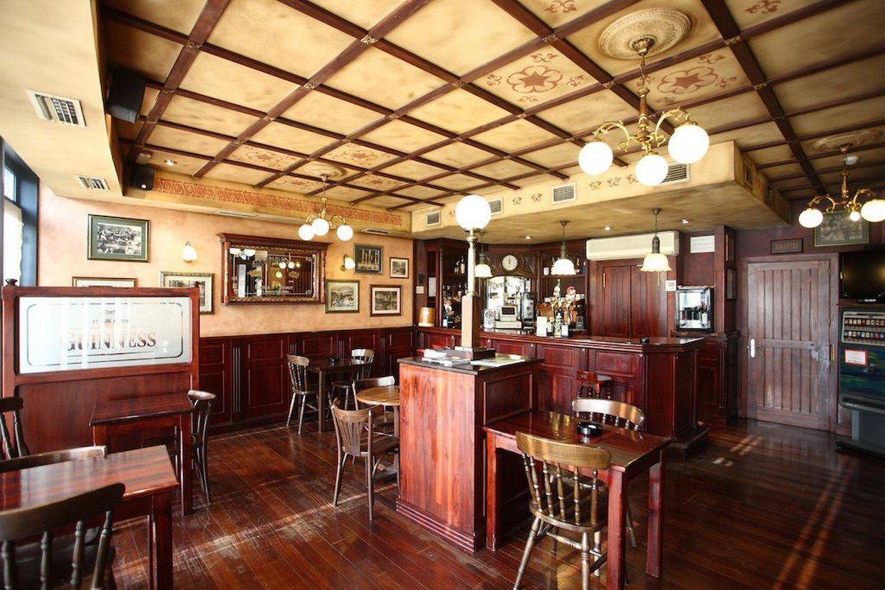 Duque De Wellington Hotel บิโตเรีย-กัสเตซ ภายนอก รูปภาพ