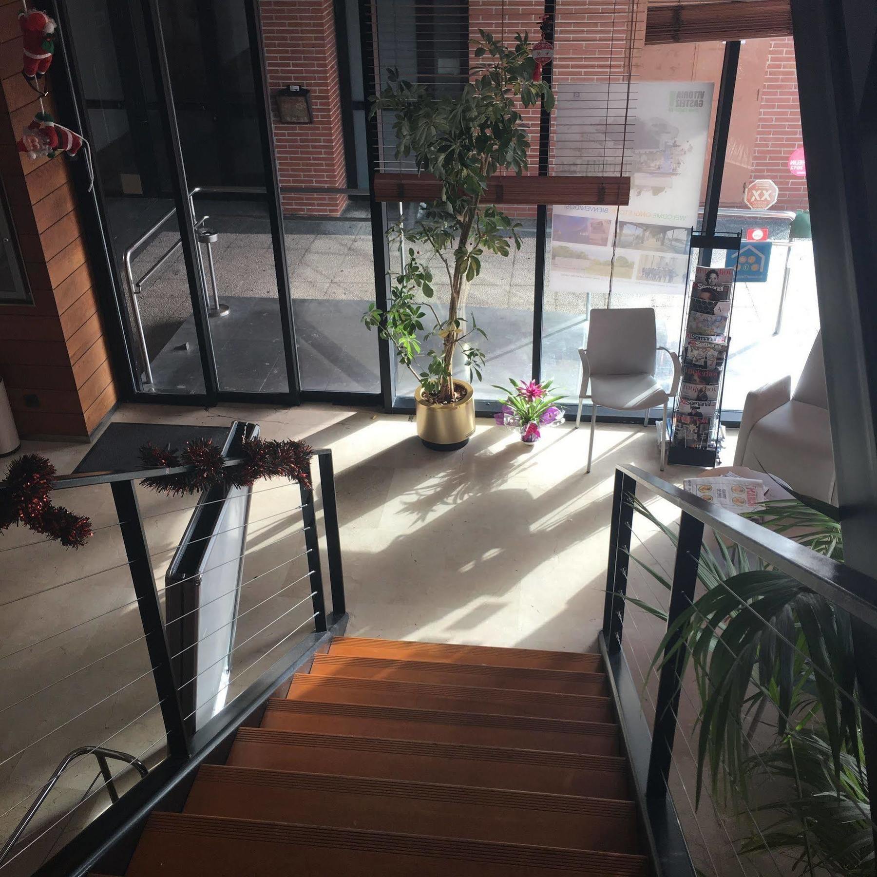 Duque De Wellington Hotel บิโตเรีย-กัสเตซ ภายนอก รูปภาพ